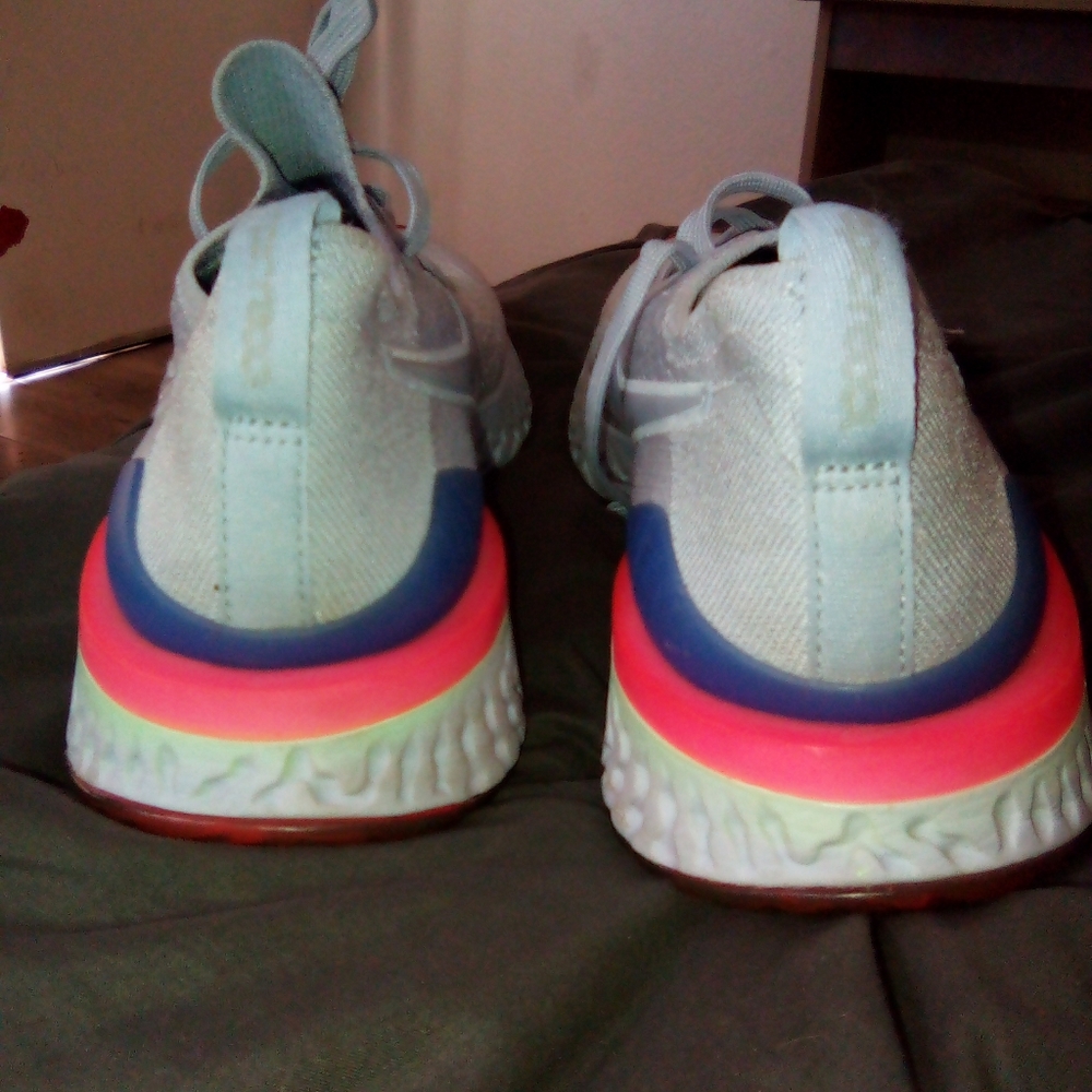Nike - Picture 6 of 6